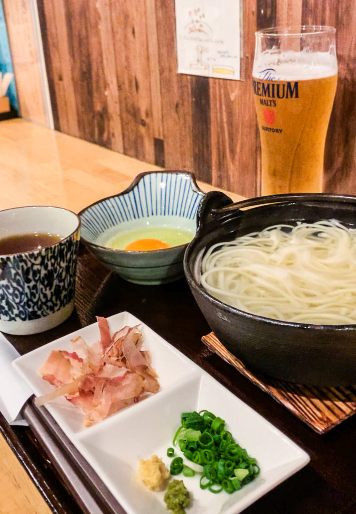 Goto udon is a delicious variation of udon, endemic to Nagasaki's Goto Islands. Served boiling hot, it's one heavenly 'hellpot.'