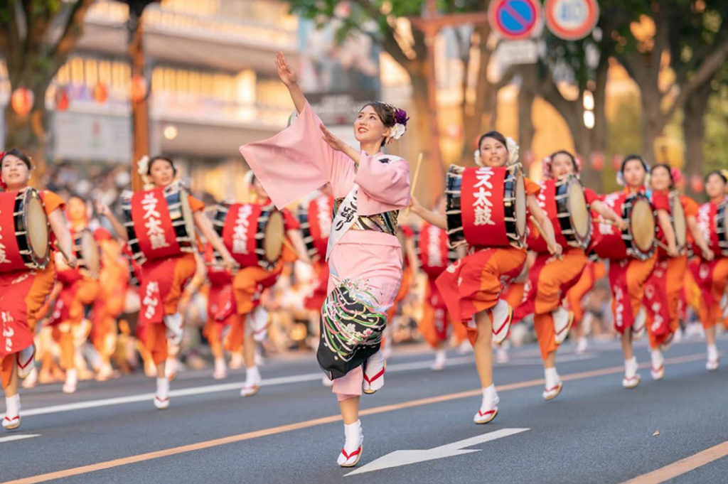 The Tohoku Kizuna Festival combines the major festivals of six prefectures into one grand event, celebrating the spirit of the Tohoku region. 