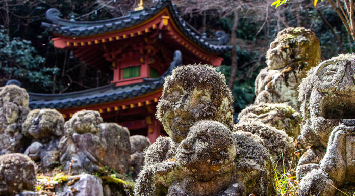 Art, Tranquility, and Synth-playing Monks at Otagi Nenbutsuji Temple