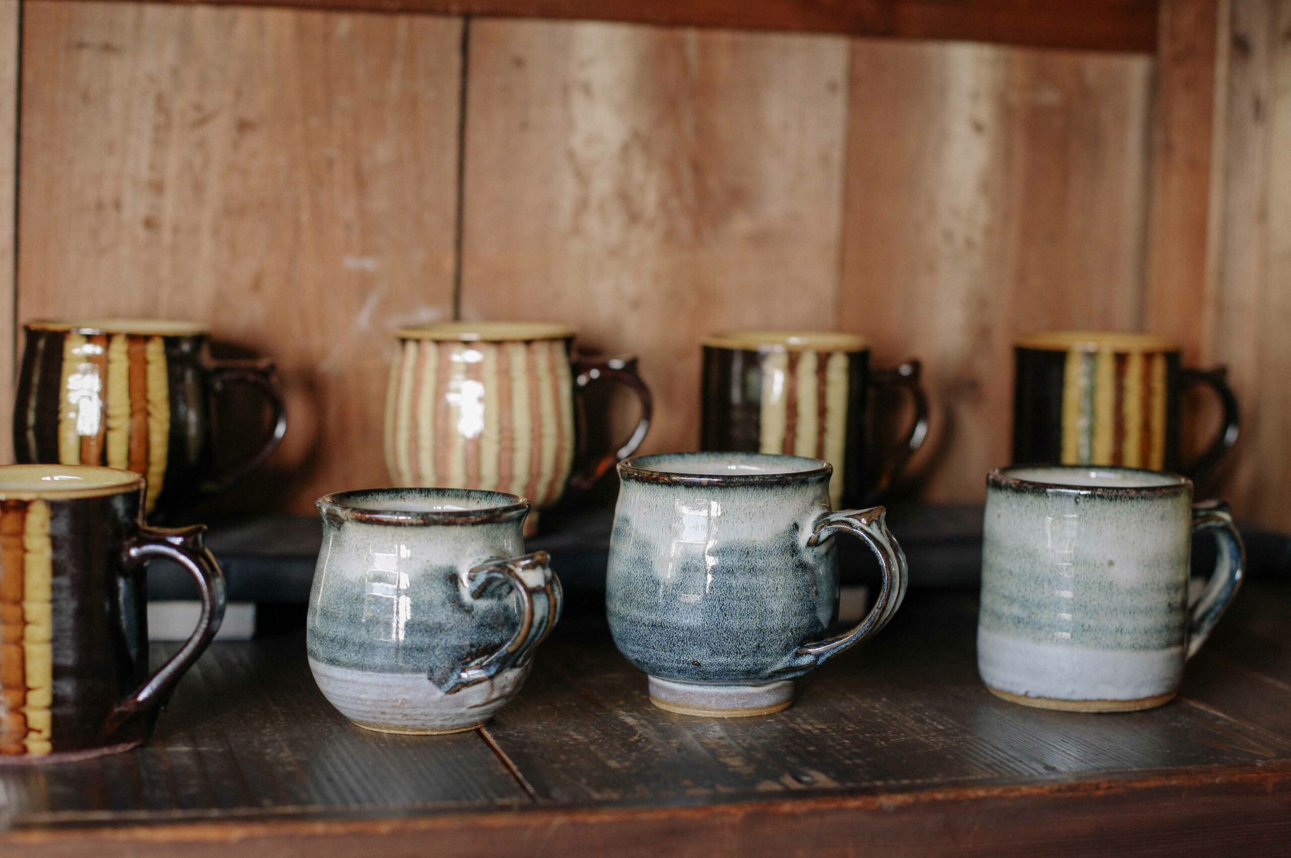 Handmade cups and kitchenware are on sale at Osaka Mingeikan.