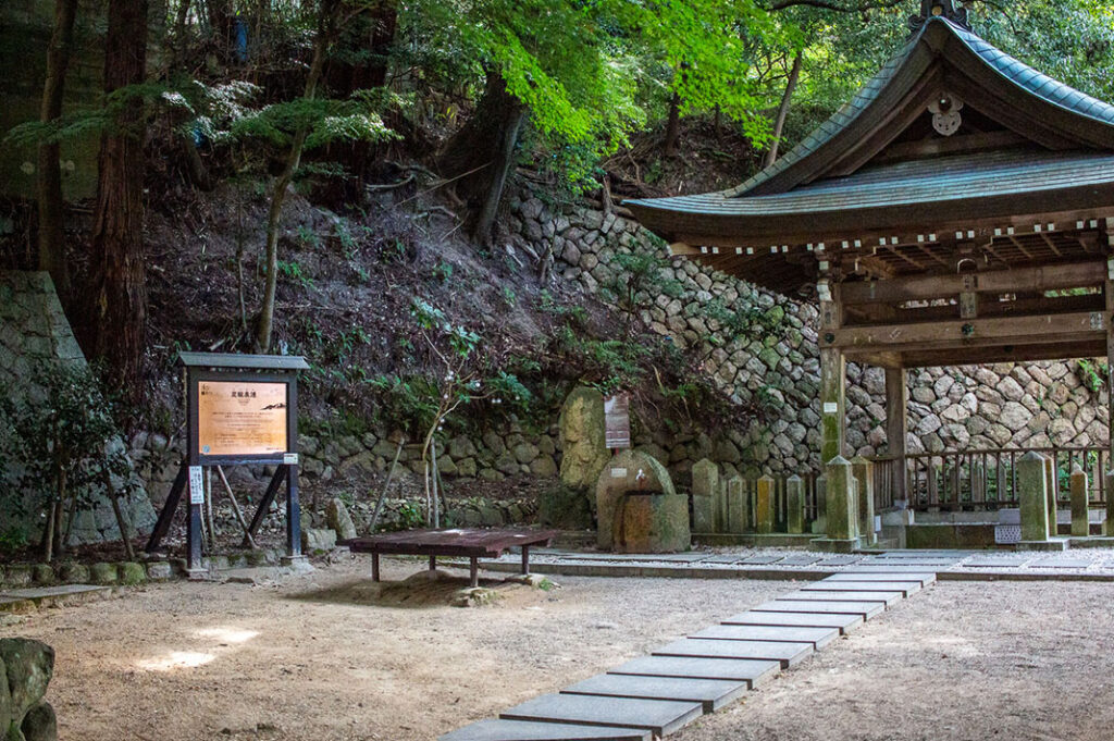 Tansan spring water - What to eat and drink in Arima Onsen